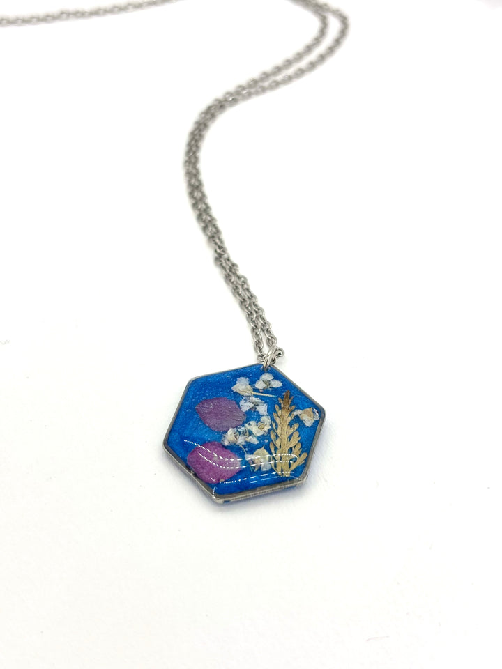 BLUE HEXA NECKLACE 