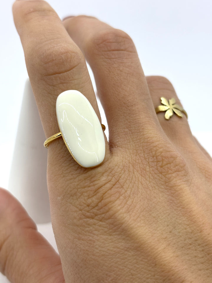 Serene ring (white)